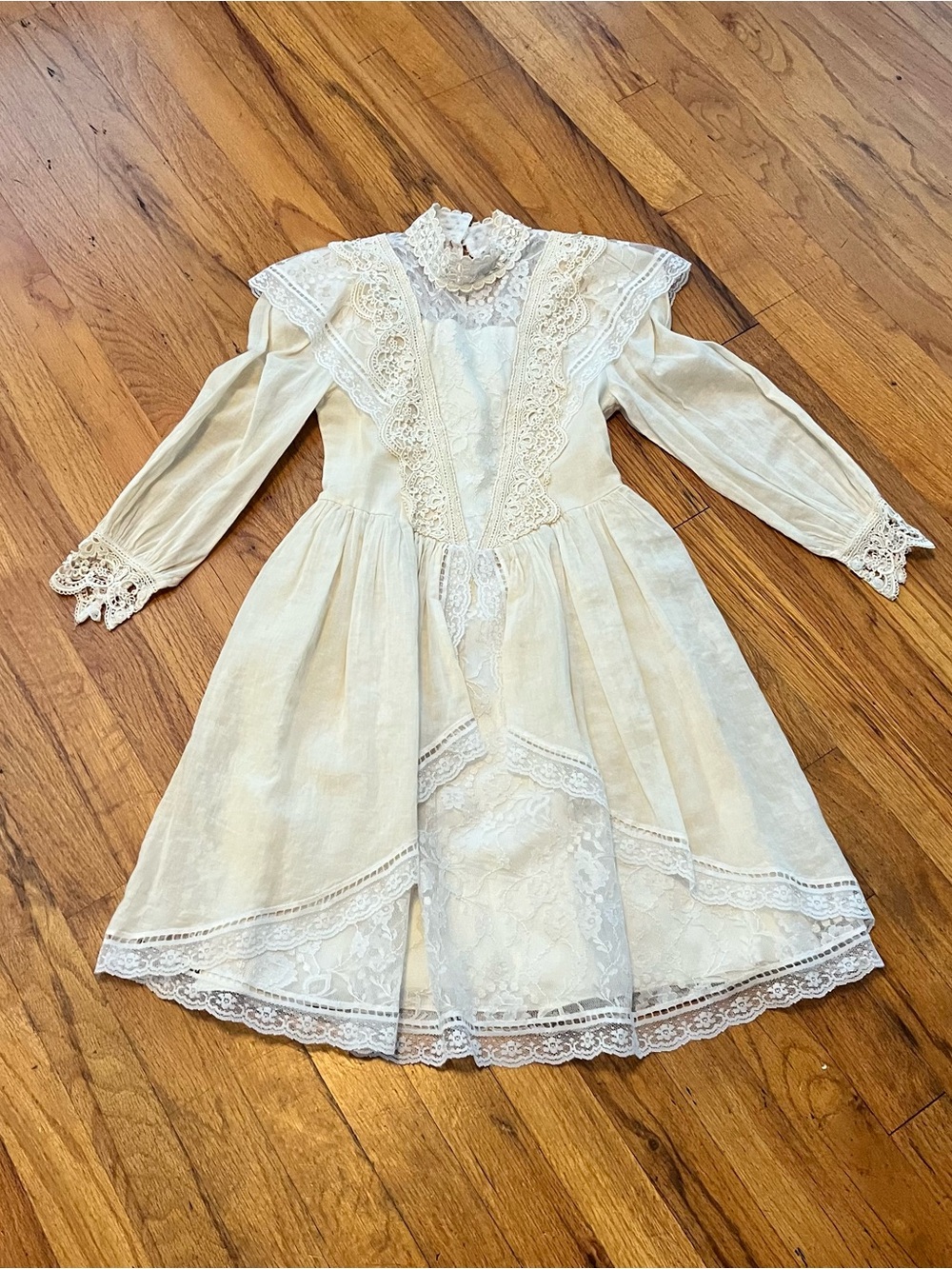 Vintage Jessica McClintock Ivory Lace-Trimmed Formal Girls Dress